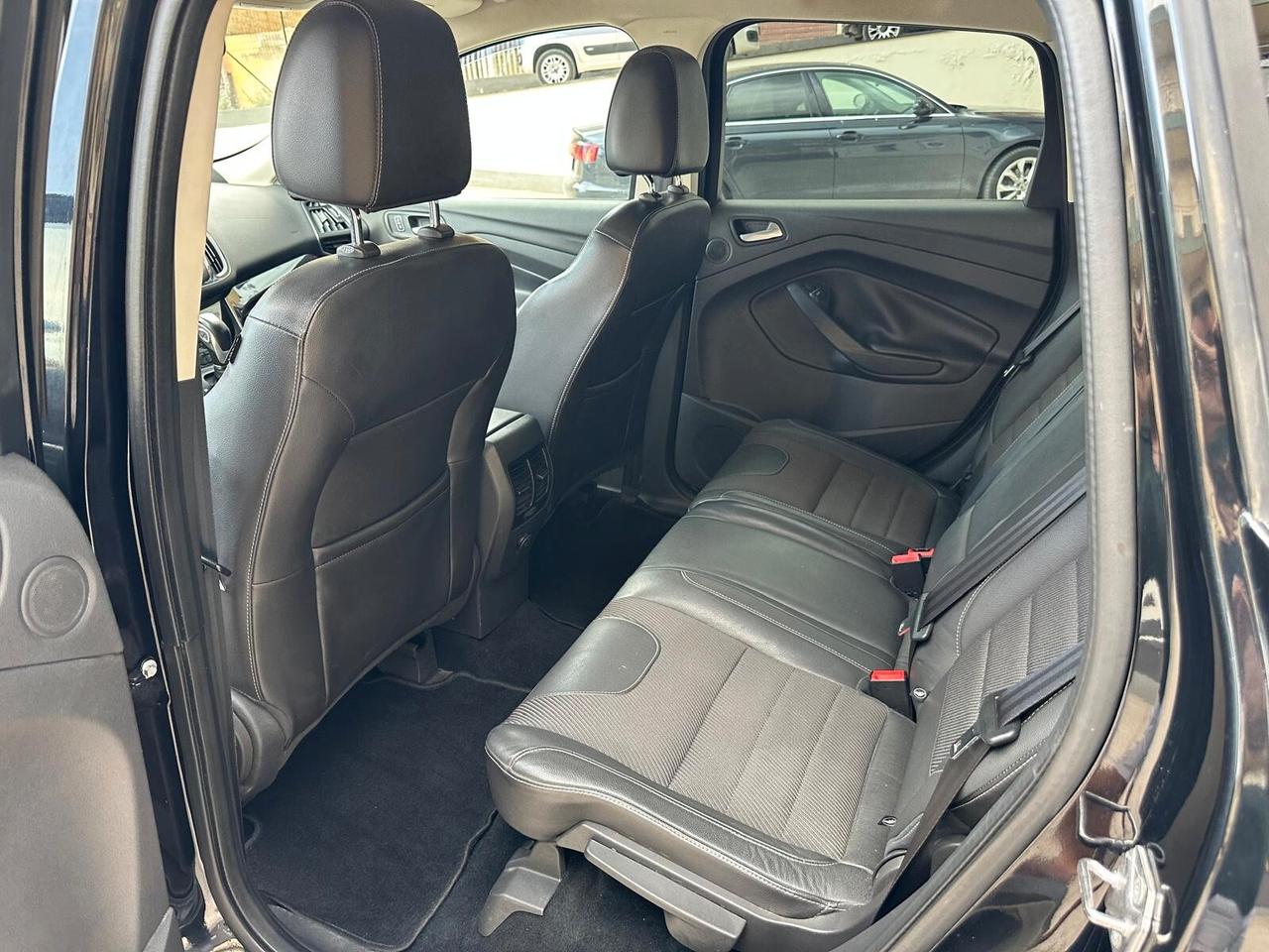 Ford Kuga 2.0 TDCI 140 CV 4WD Powershift Plus Gancio di traino