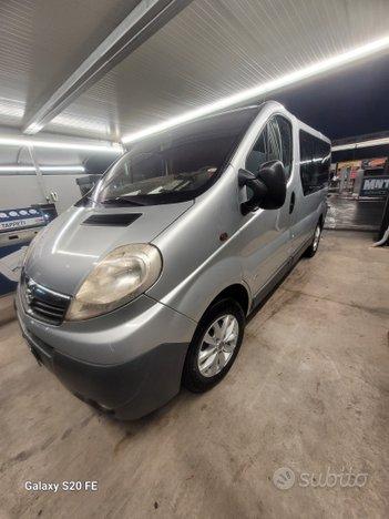 Opel vivaro 9 posti