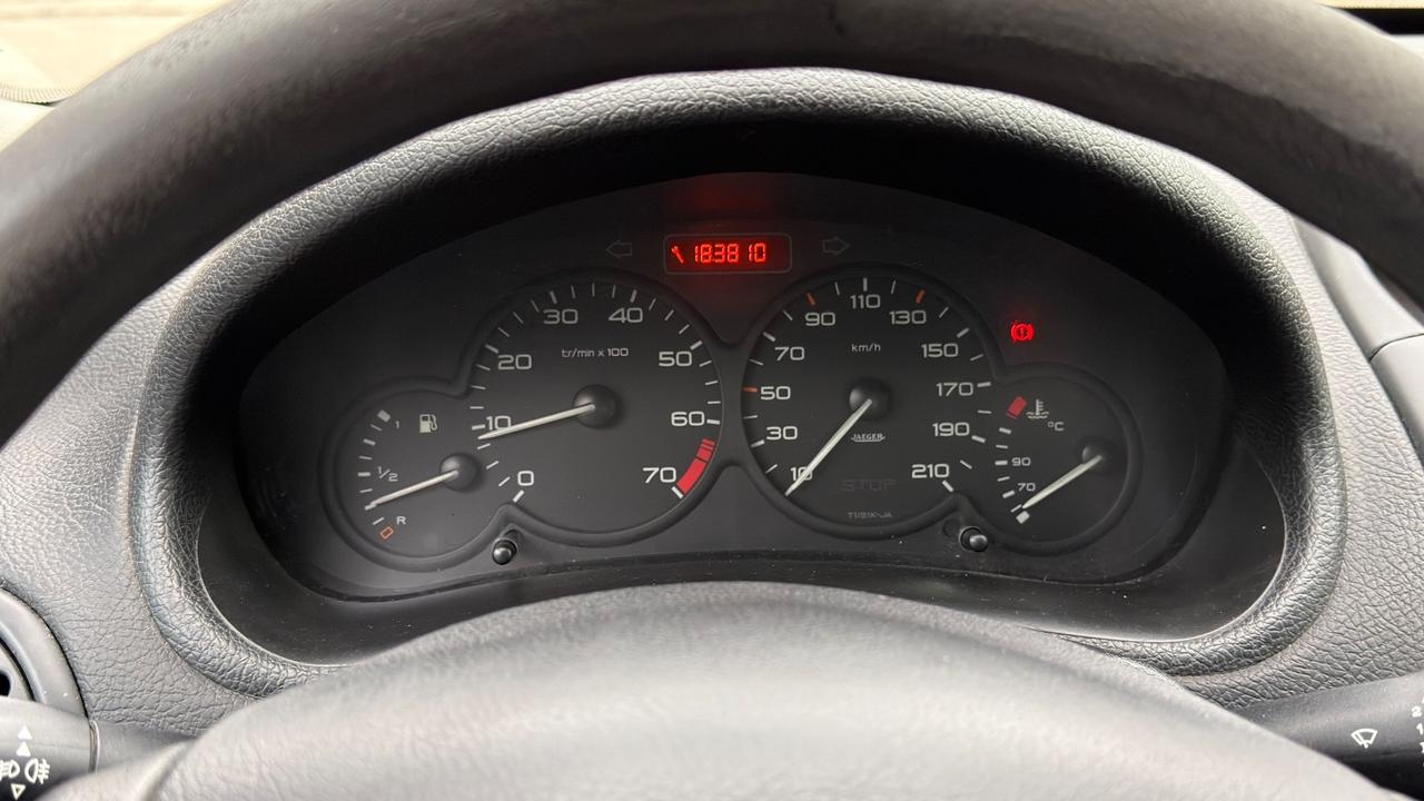 Peugeot 206 1.1 3p. XR