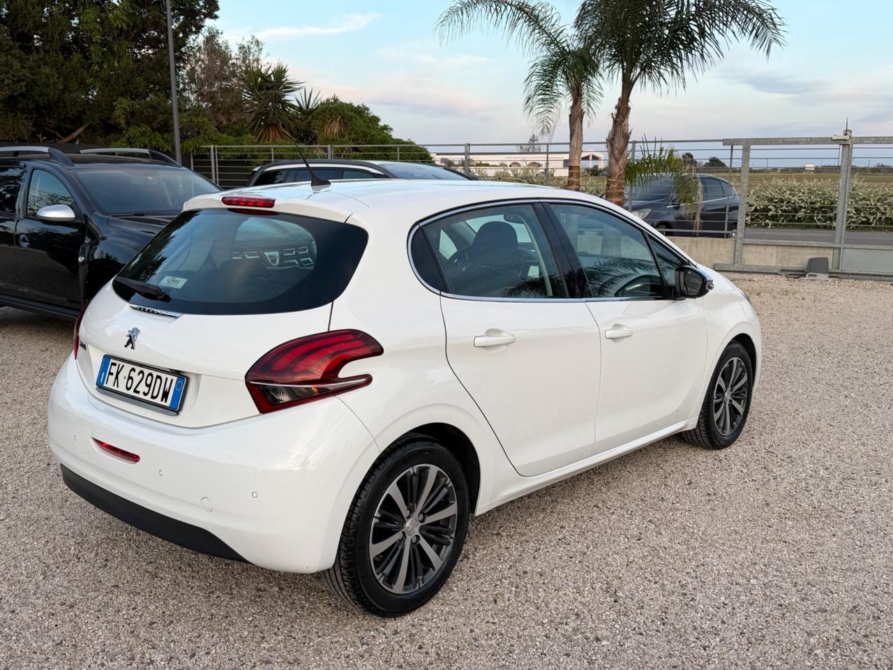 Peugeot 208 BlueHDi 75 5 porte Allure