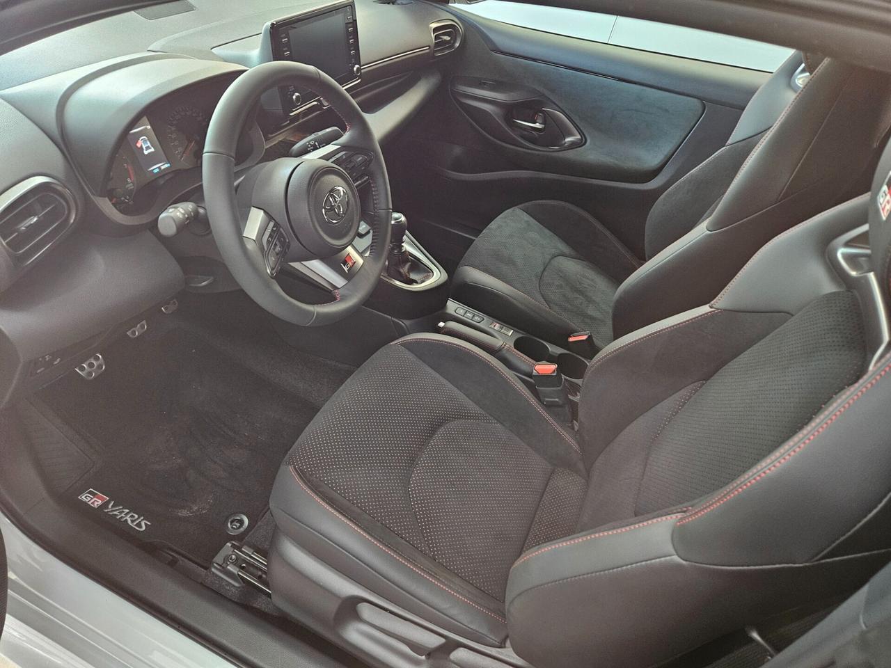 TOYOTA YARIS GR Circuit 261 CV- TRIPLE EDITION 300 ESEMPLARI