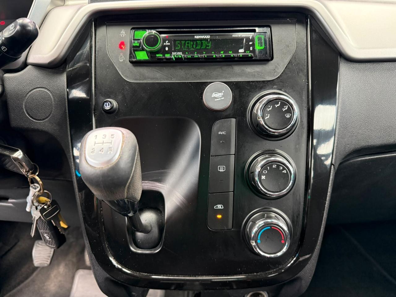 Mahindra KUV100 1.2 VVT K8 (208)