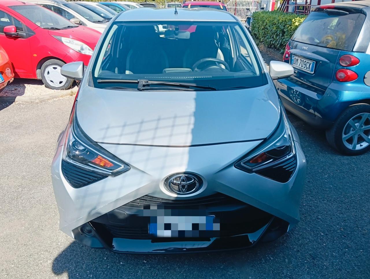 Toyota Aygo Connect 1.0 VVT-i 72 CV 5 porte x-cite MMT