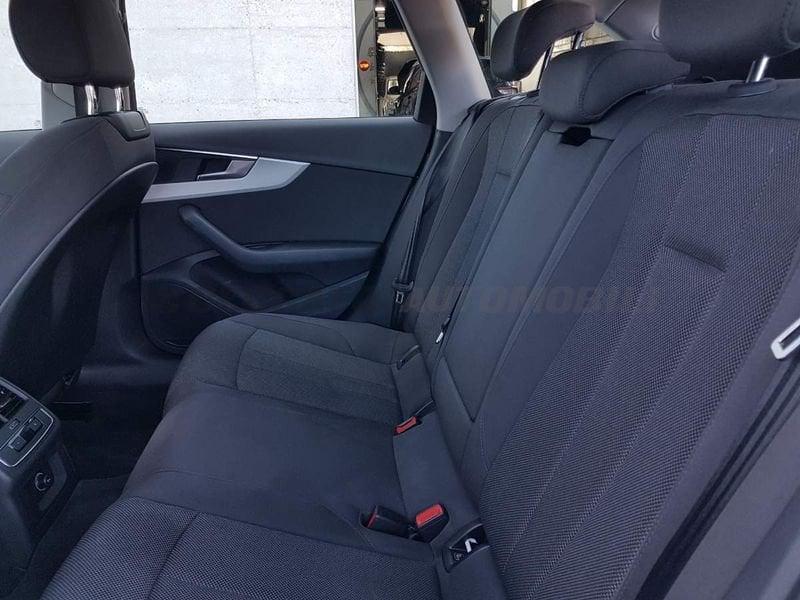 Audi A4 A4 Avant 30 2.0 tdi mhev Business Advanced 136cv s-tronic