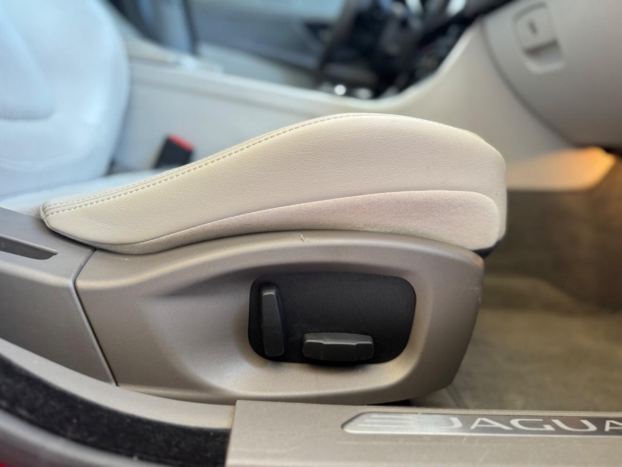 Jaguar XE 2.0 D Turbo 180 CV AWD aut. Portfolio