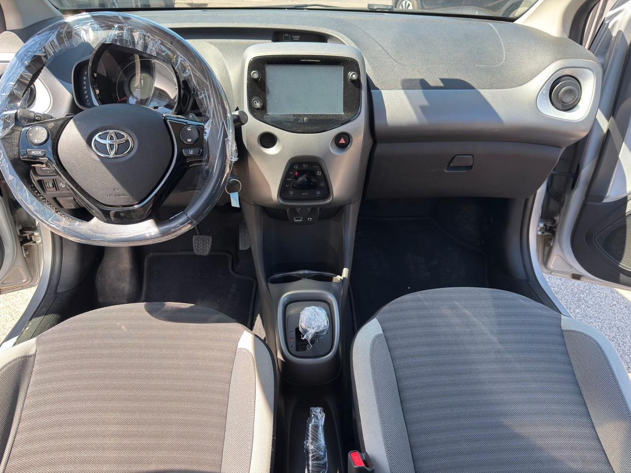 Toyota Aygo 1.0 VVT-i 72 CV 5 porte x-play MMT