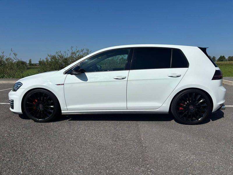 Volkswagen Golf 2.0 TSI 220cv