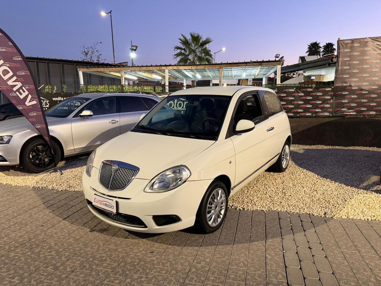 Lancia Ypsilon 1.2 Argento