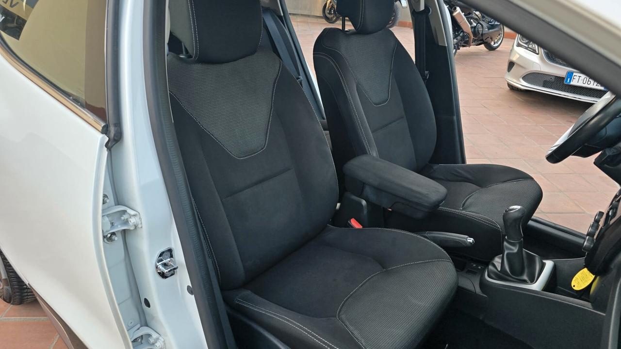 Renault Clio dCi 8V 90 CV Start&Stop 5 porte Energy Duel