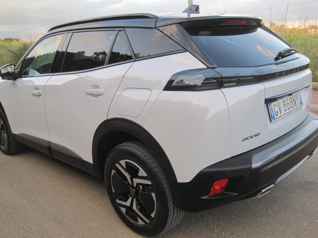 Peugeot 2008 PureTech 130 S&S EAT8 GT