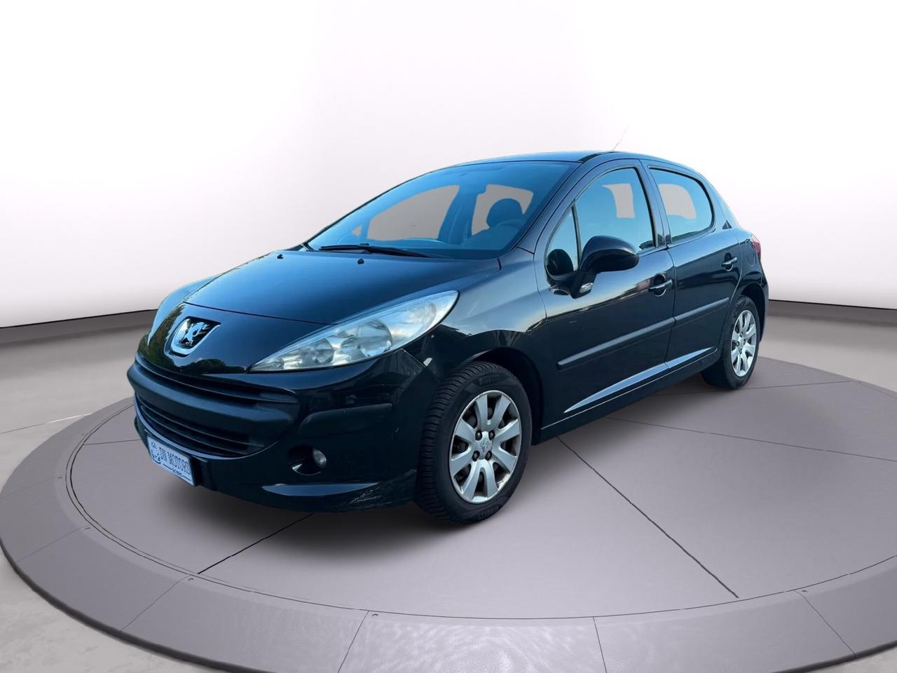 Peugeot 207 1.4 benzina gpl anno 2009 neo patentati