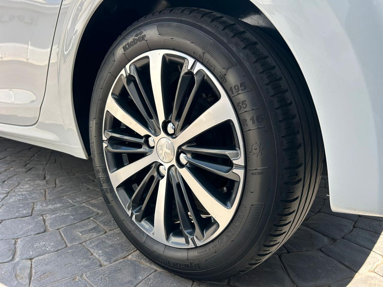 Peugeot 208 1.6 HDI 75Cv ALLURE NAVI Km99.000-2018