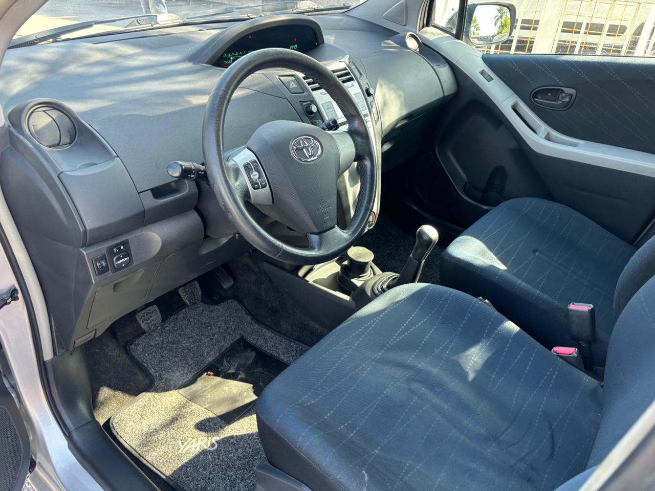TOYOTA YARIS 1.0 69CV BENZINA