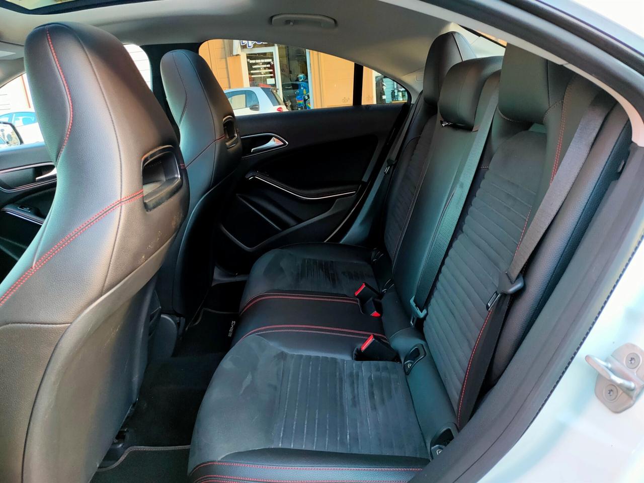 Mercedes-Benz CLA 200d Auto Premium Night AMG 