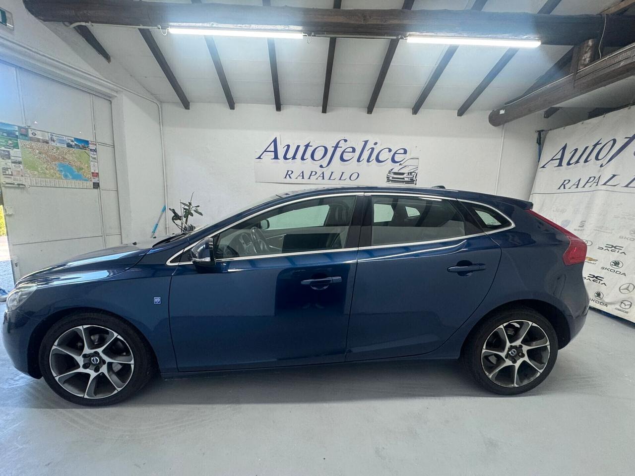 Volvo V40 D2 1.6 Summum