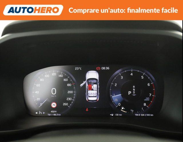 VOLVO XC40 T2 Momentum Pro