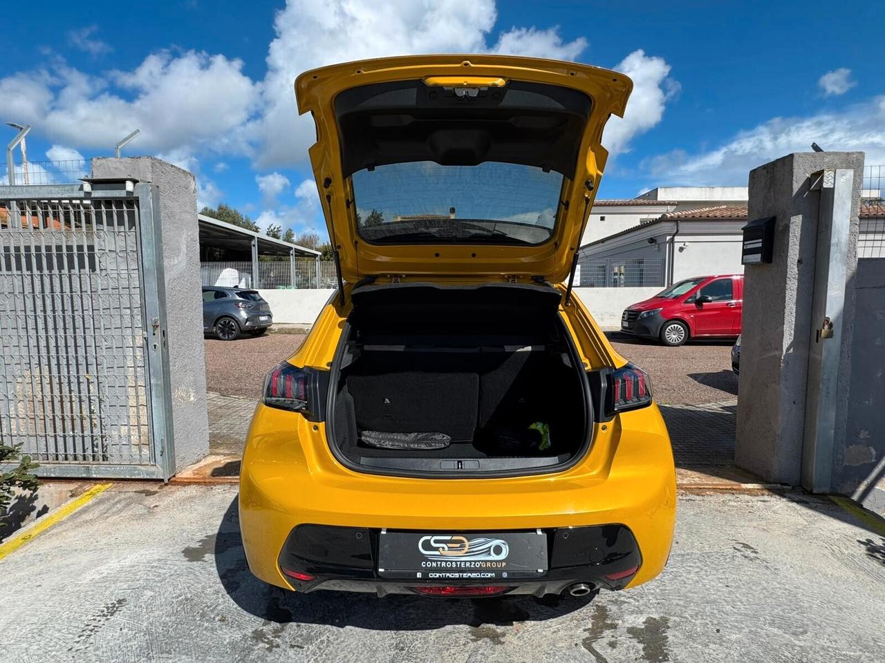 Peugeot 208 GT LINE - NEOPATENTATI