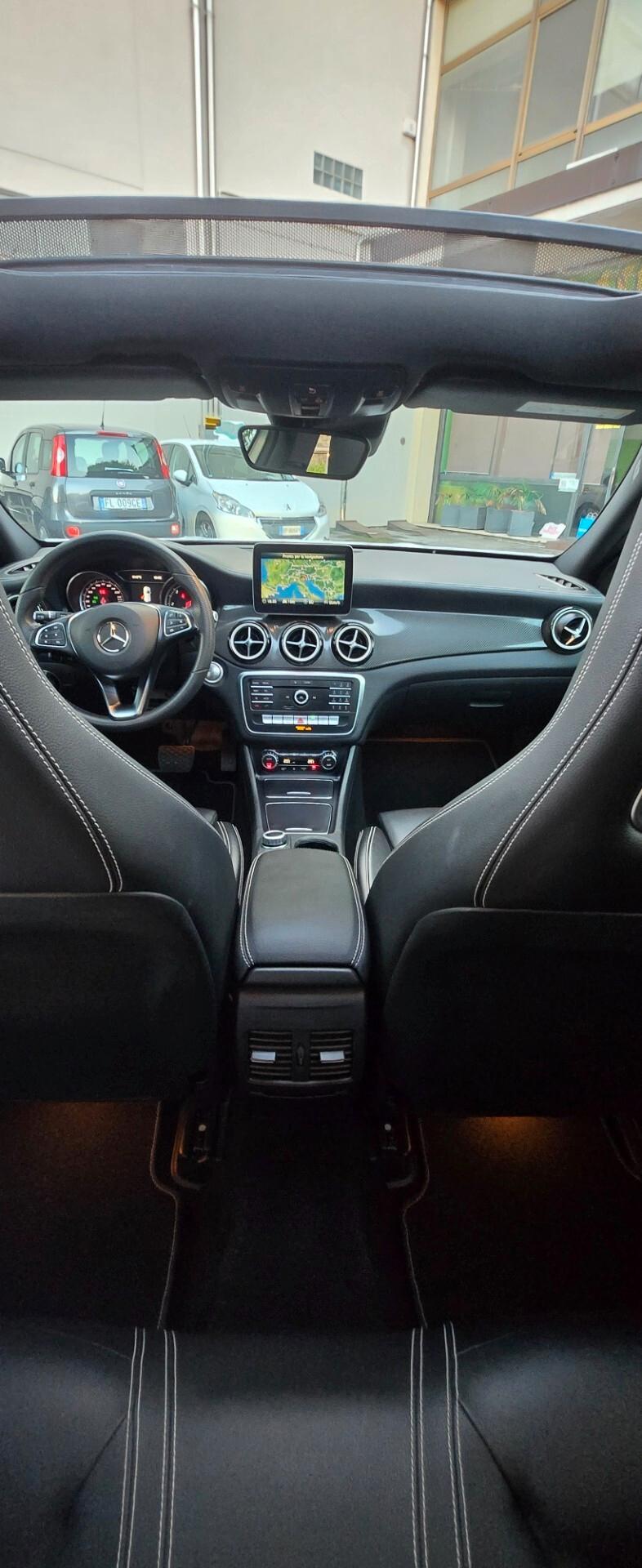 Mercedes-benz GLA 200 d Automatic Premium Night Edition