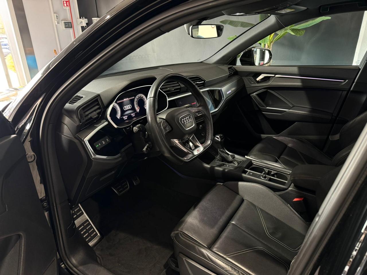 Audi Q3 SPB 35 TDI S tronic S-Line Identity Black