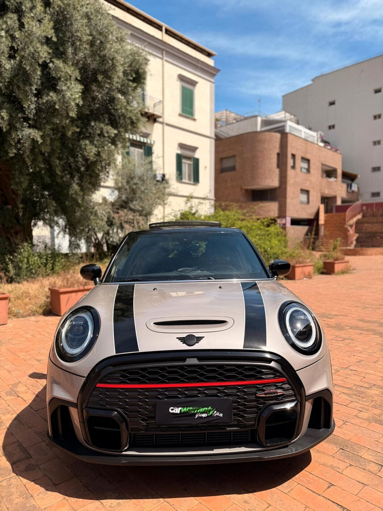 Mini Mini 2.0 John Cooper Works interno ed esterno