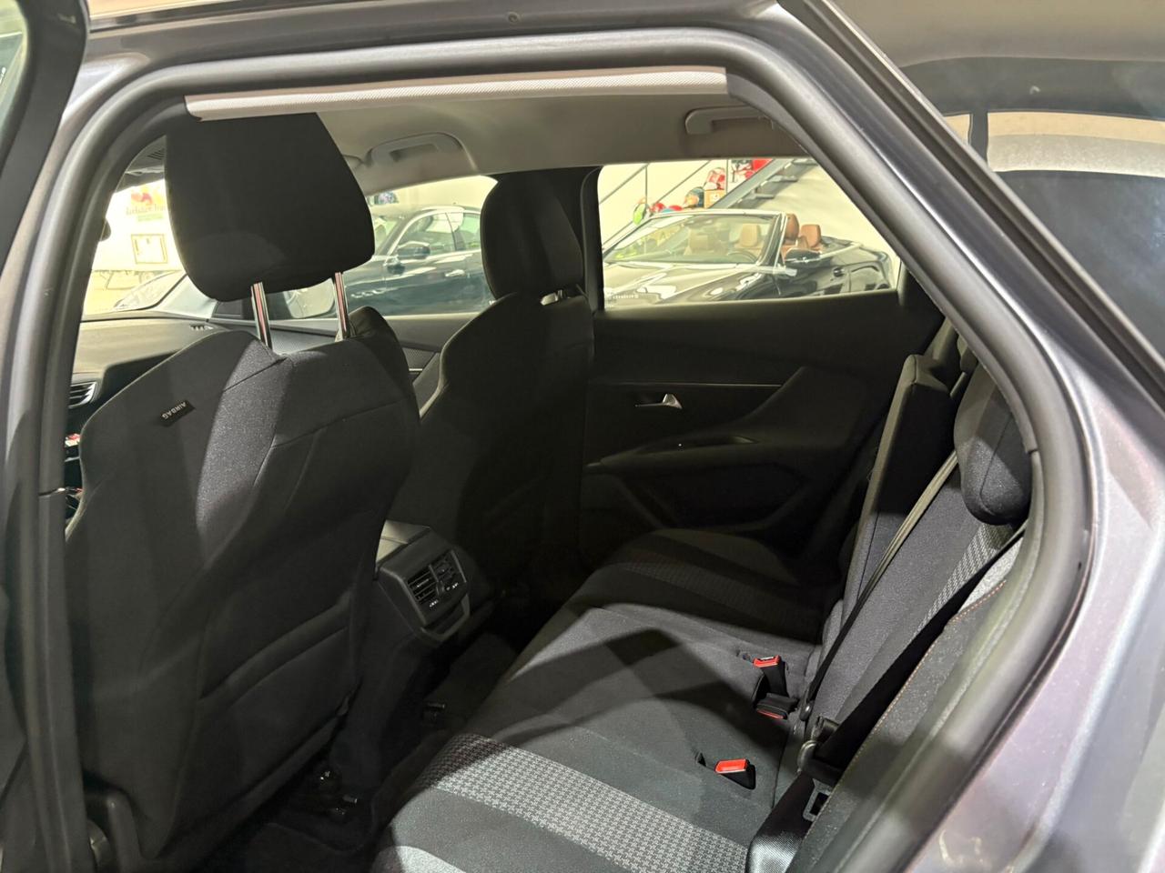 Peugeot 3008 BlueHDi 130 S&S EAT8 Active Pack