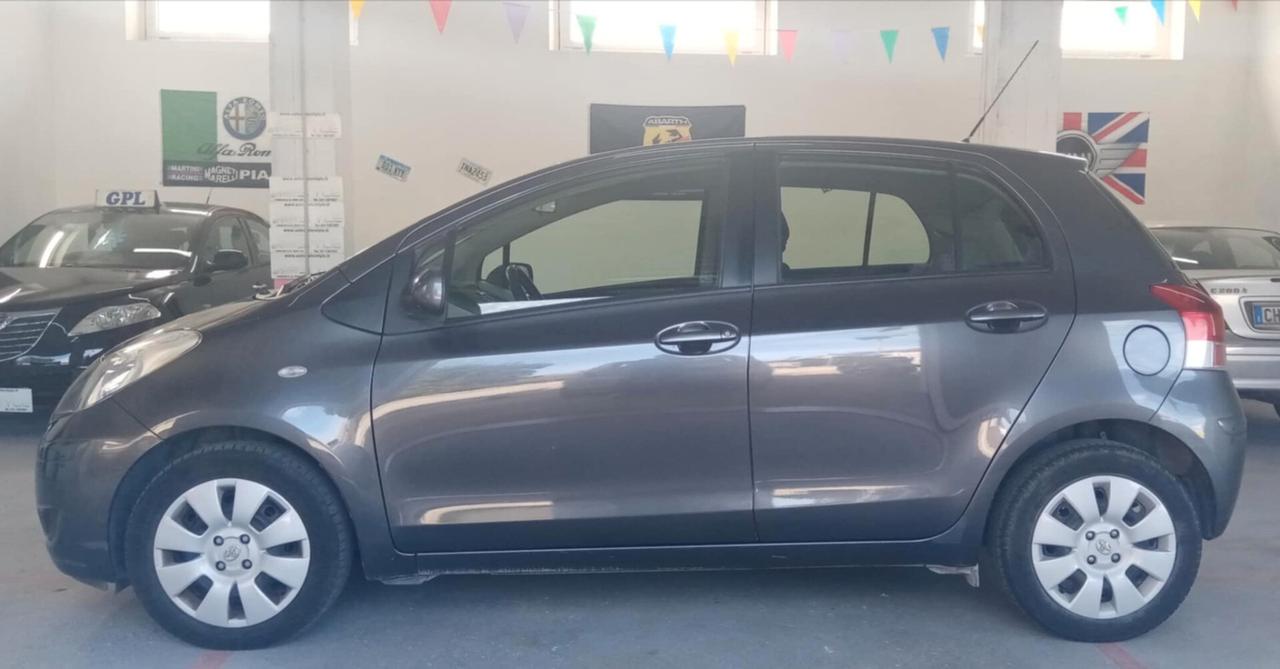 Toyota Yaris 1.0 5 porte