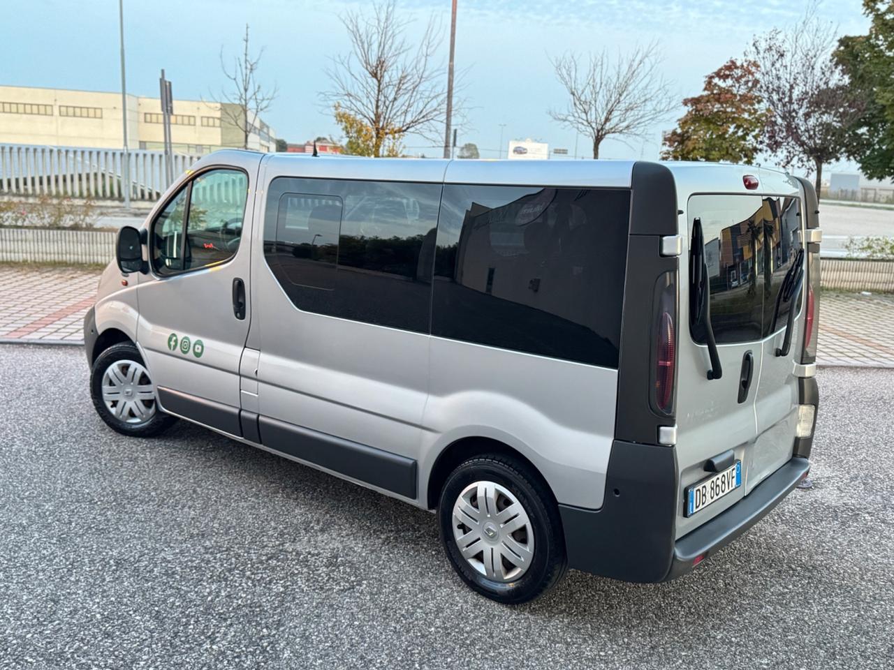 Renault Trafic T29 1.9 dCi/100cv 9 Posti