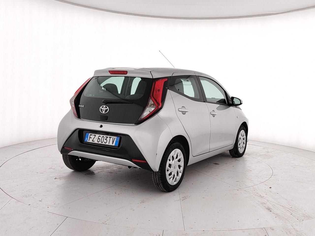 Toyota Aygo 1.0 VVT-i 69 CV 5 porte x-business