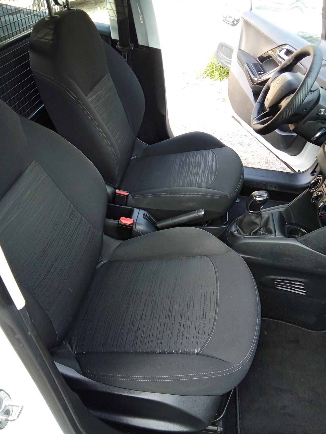 Peugeot 208 Van 1500 HDi 100 CV 12/019