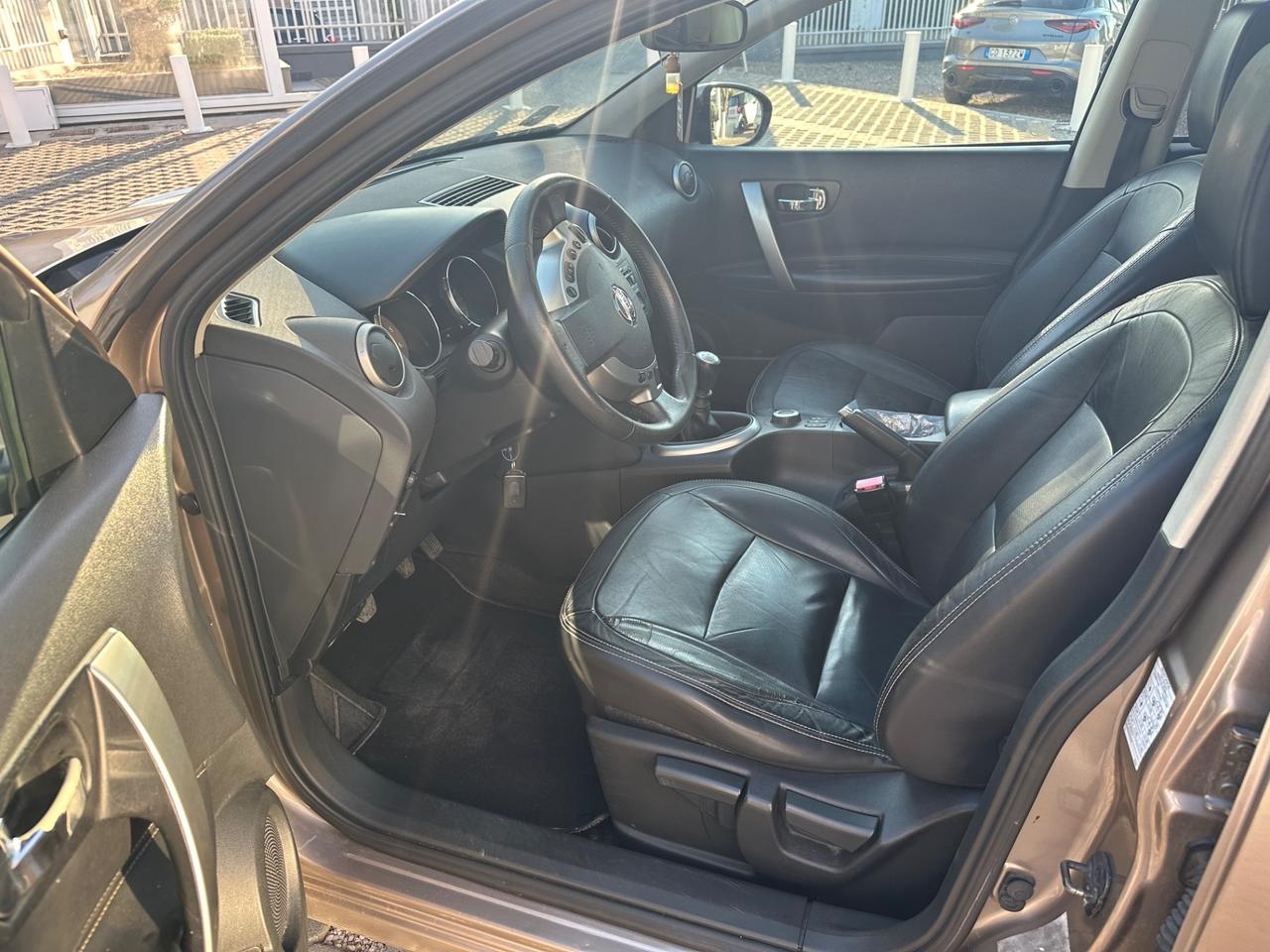Nissan Qashqai 2.0 dCi DPF 4WD Tekna
