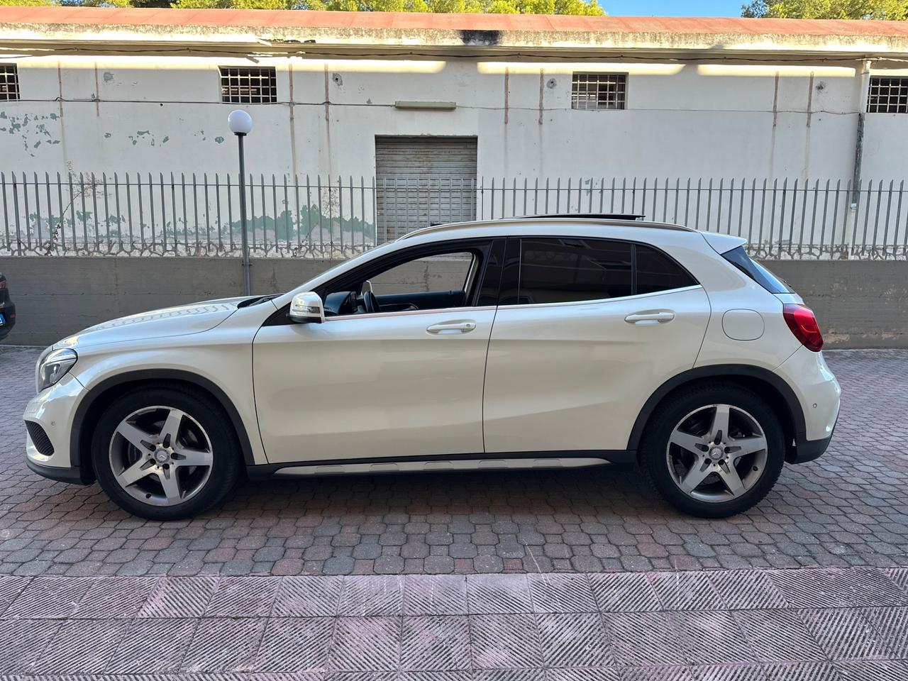 Mercedes-benz GLA 220 d AMG Premium - DOPPIO TETTO RETROCAMERA