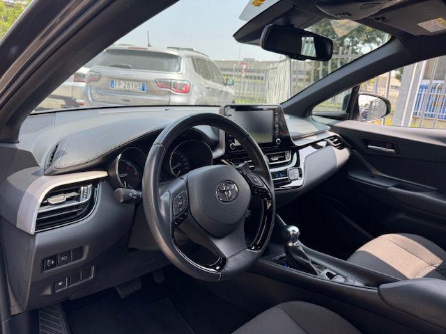 TOYOTA C-HR 1.8 Hybrid E-CVT Business