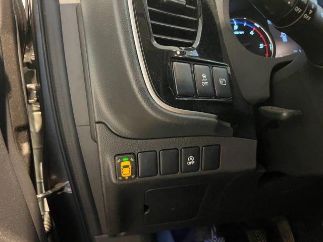 MITSUBISHI Outlander 2.2 DI-D 4WD Instyle 7p. Bluetooth Alu Clima
