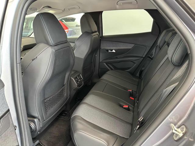 PEUGEOT 3008 Hybrid 225 e-EAT8 Allure Pack