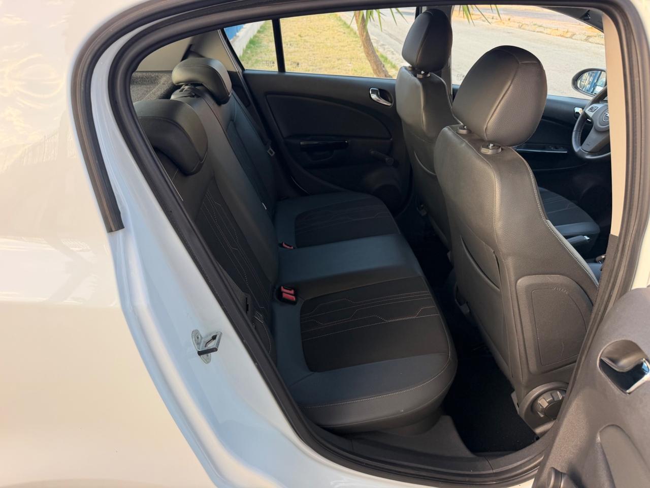 Opel Corsa 1.2 benzina 85 cv 2012