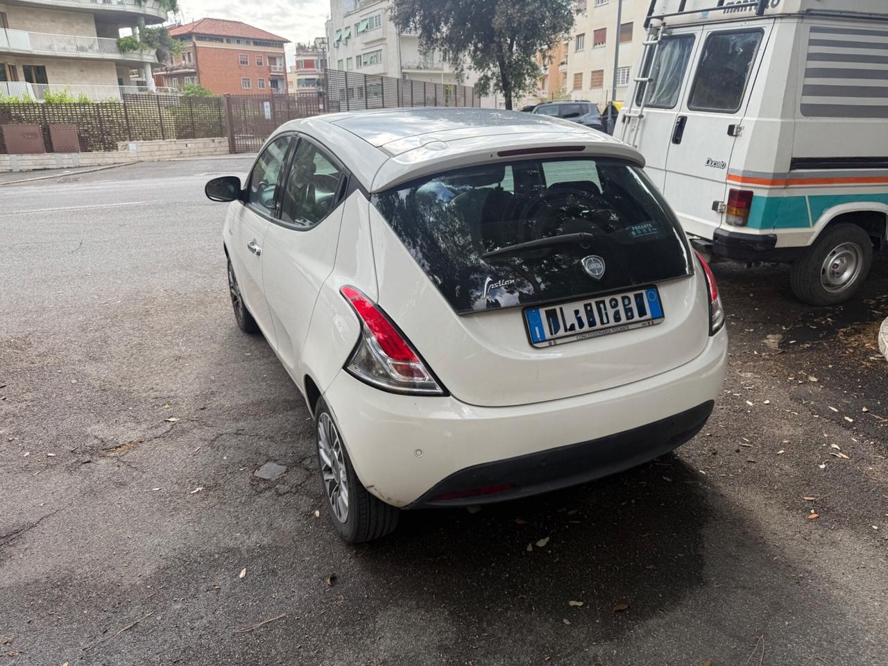 Lancia Ypsilon 0.9 TwinAir 85 CV 5 porte S&S DFN Platinum