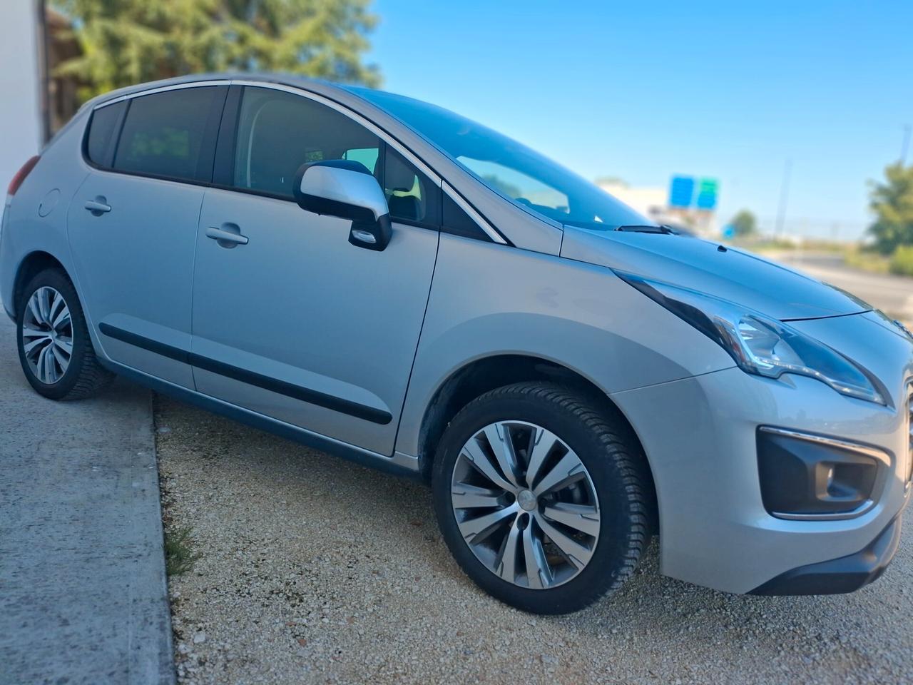 Peugeot 3008 , 1.6HDi Allure