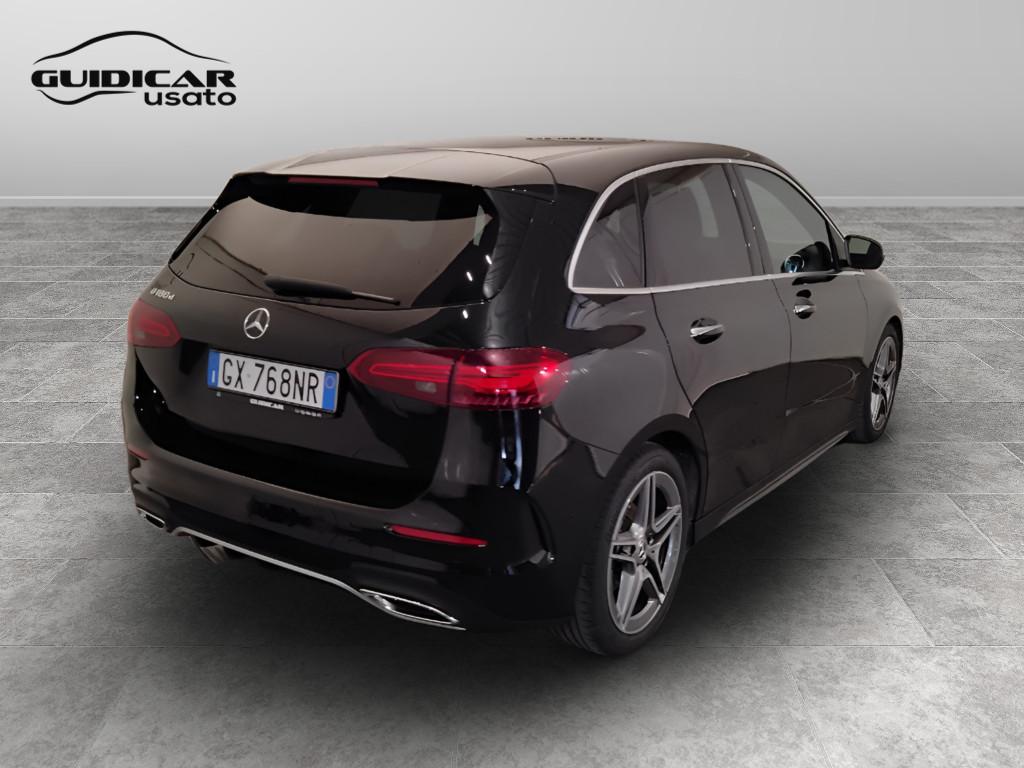 Mercedes-Benz Classe B - W247 2023 - B 180 d AMG Line Advanced Plus auto