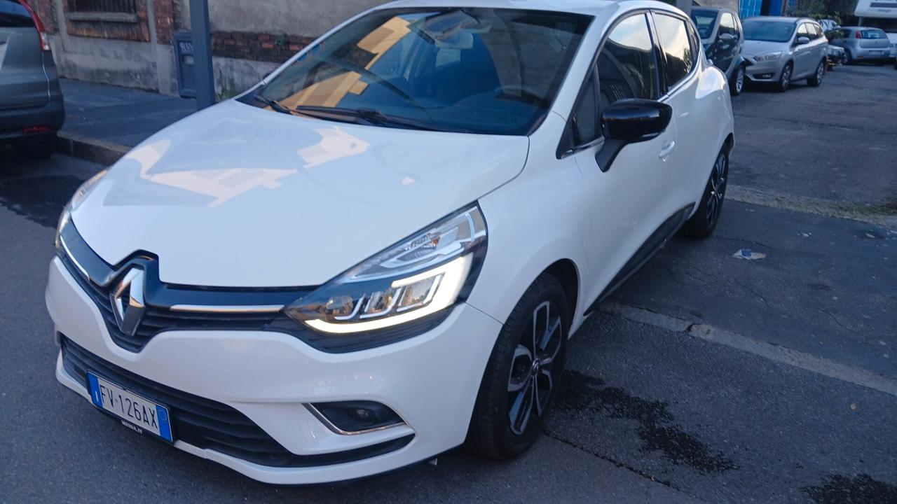 Renault Clio TCe 12V 90 CV GPL MOSCHINO INTENSE