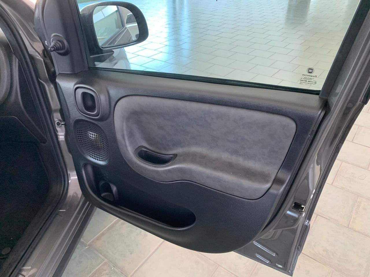Fiat Panda 1.0 FireFly S&S Hybrid Cross Full