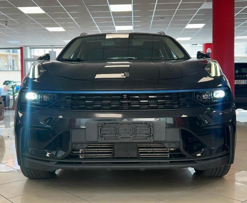 LYNK&CO 01 01 PHEV