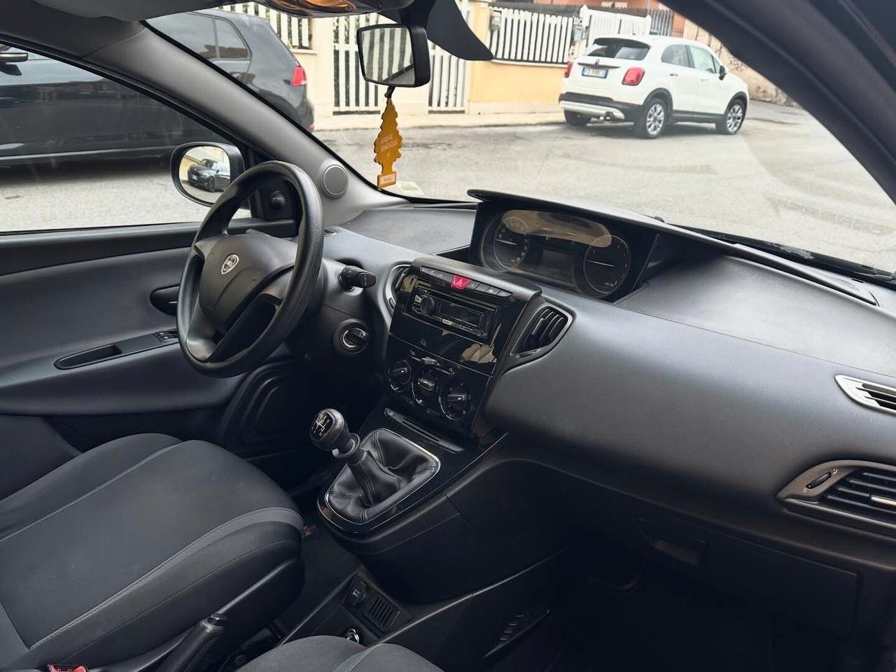 Lancia Ypsilon 1.2 69 CV 5 porte FINANZIABILE