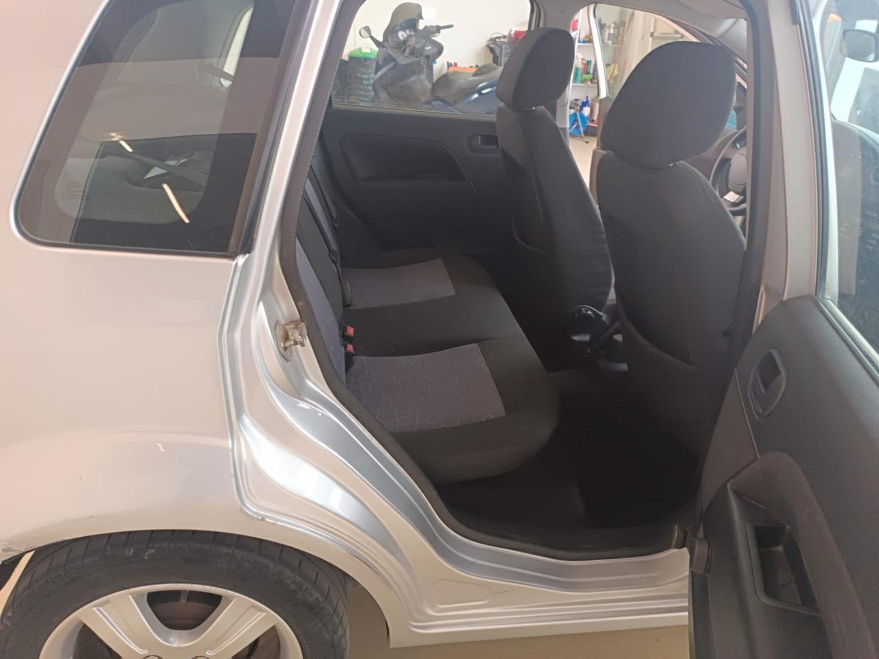 Ford Fiesta 1.2 16V 5p. Ghia