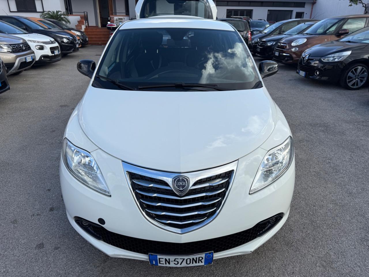 Lancia Ypsilon 1.2 69 CV 5 porte GPL Ecochic Silver