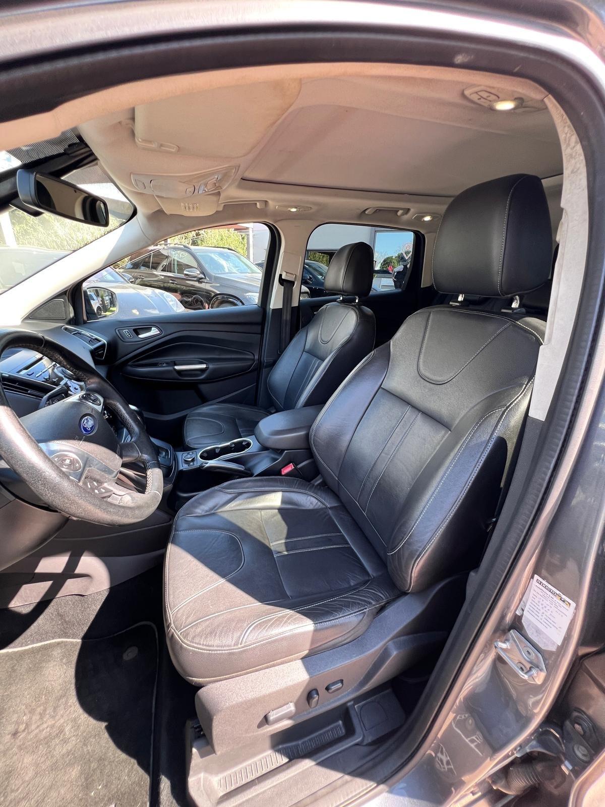 Ford Kuga 2.0 TDCI 140 CV 2WD Titanium