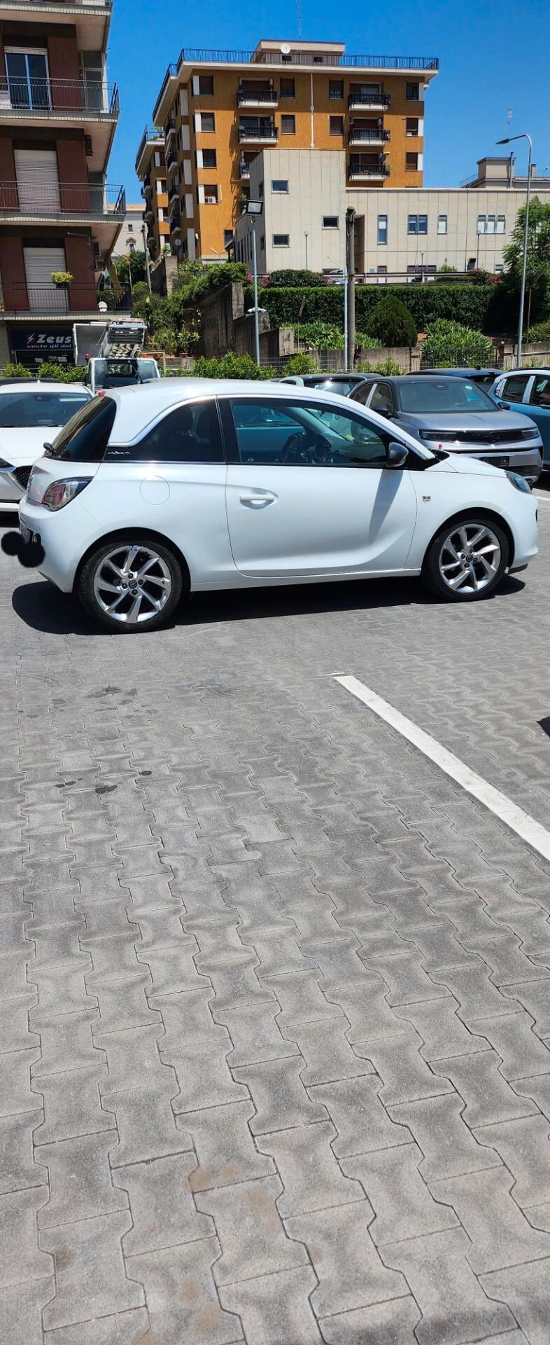 Opel Adam 1.4 WHITE-BLACK LINK con Blocksistem