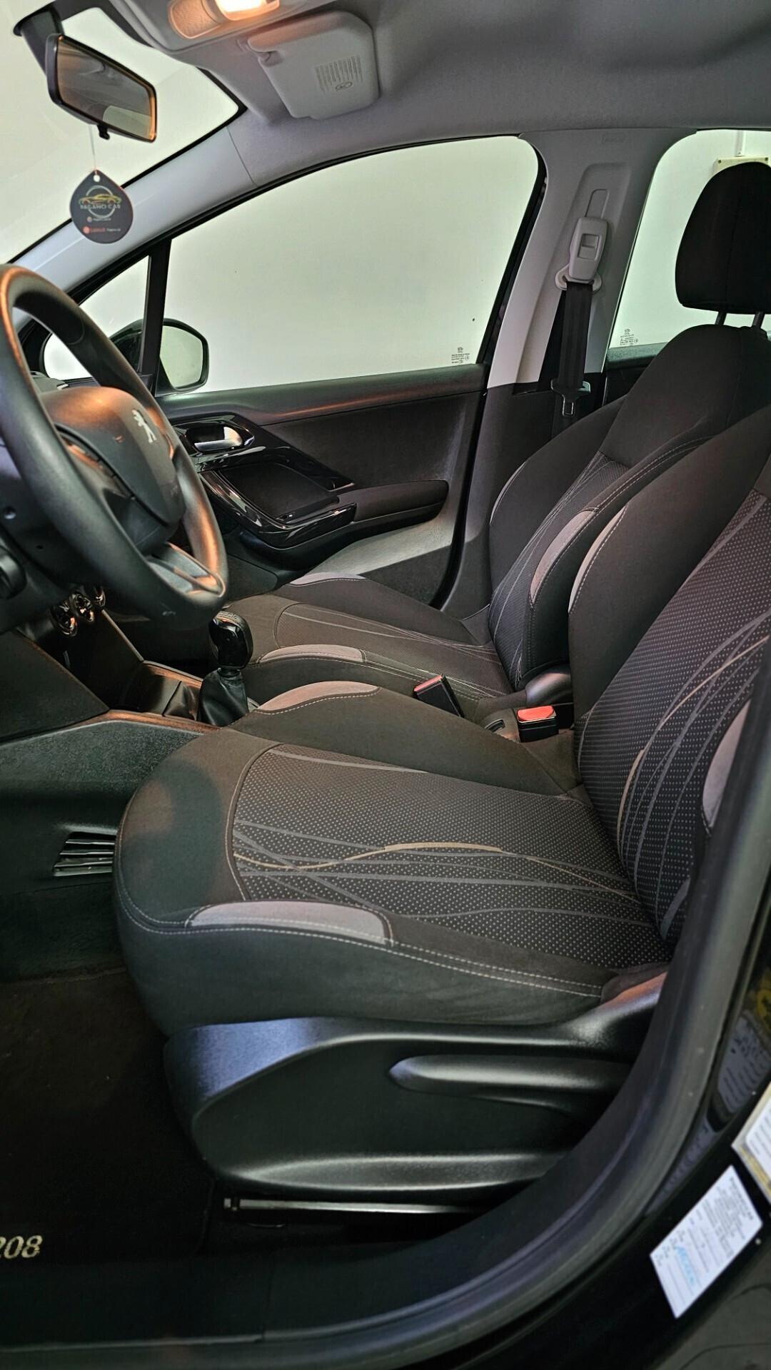 Peugeot 208 1.4 HDi 68 CV 5 porte