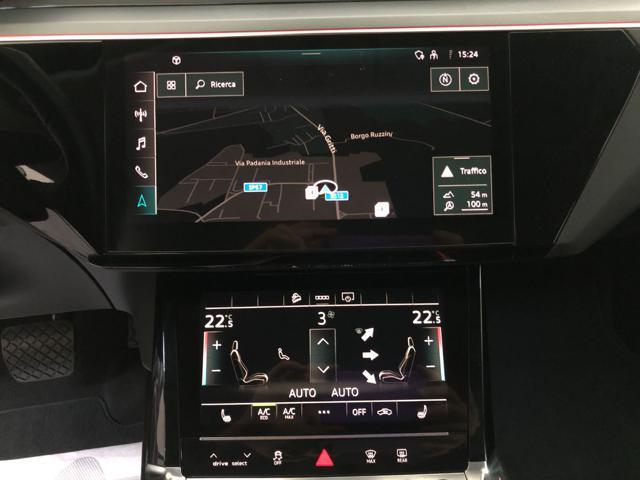 AUDI e-tron quattro