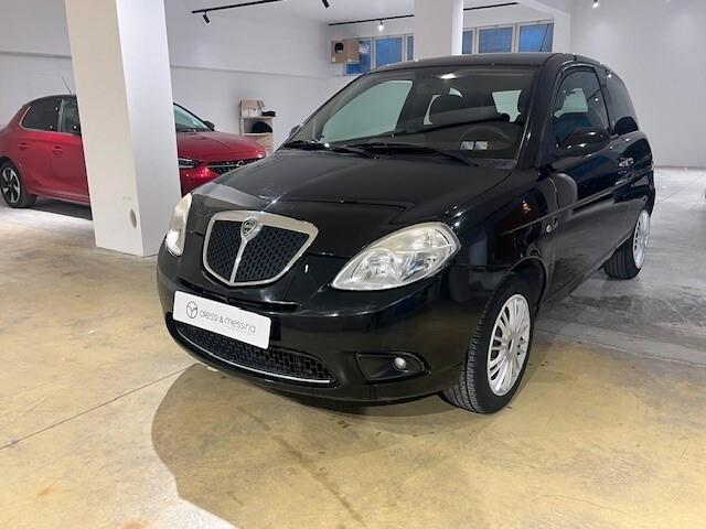 Lancia Ypsilon 1.3 MJT 90 CV Oro