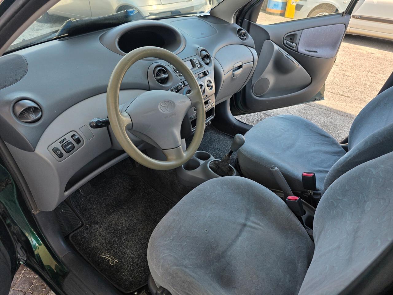 Toyota Yaris 1.0i 16V cat 5 porte con 246.000km